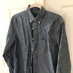 Men’s Gap button down